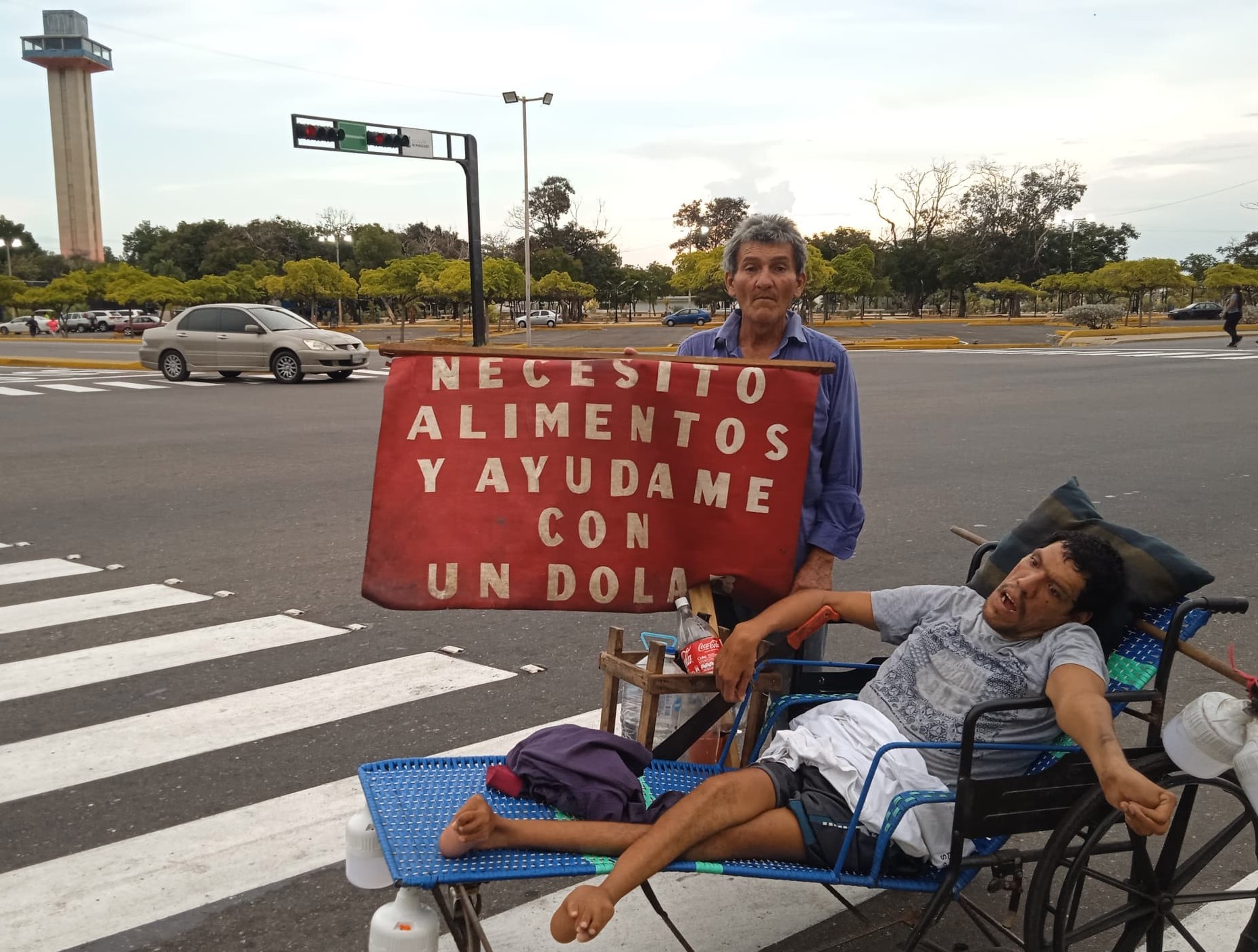 Con un crédito pa’ un negocito, el papá de Alexander, un joven con paraplejía de Altos de Jalisco, resolvería la difícil vida de su hijo