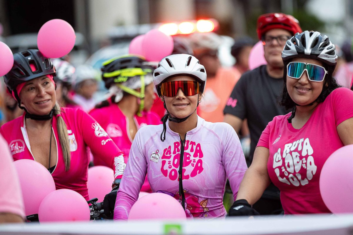 Las calles de Caracas se vistieron de rosa con la  ‘Ruta Lola’ para concienciar sobre el cáncer de mama