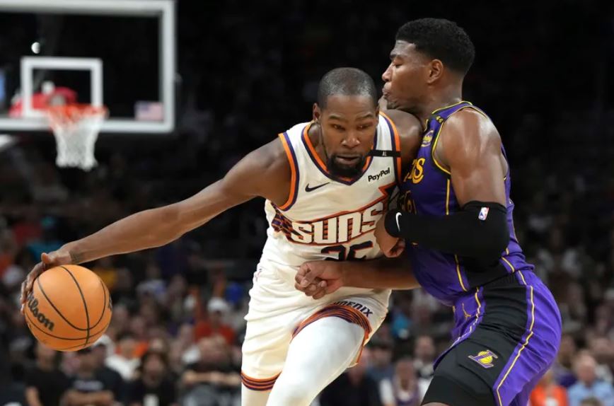 Suns le quitó el invicto a los Lakers