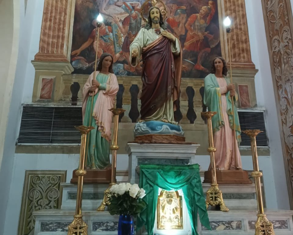 A un mes de la Bajada: La Basílica de Chiquinquirá comienza a brillar con un nuevo esplendor por los trabajos de remoción de infraestructura murales y frescos