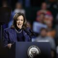 Kamala Harris anuncia su voto anticipado por correo en presidenciales de EE.UU.