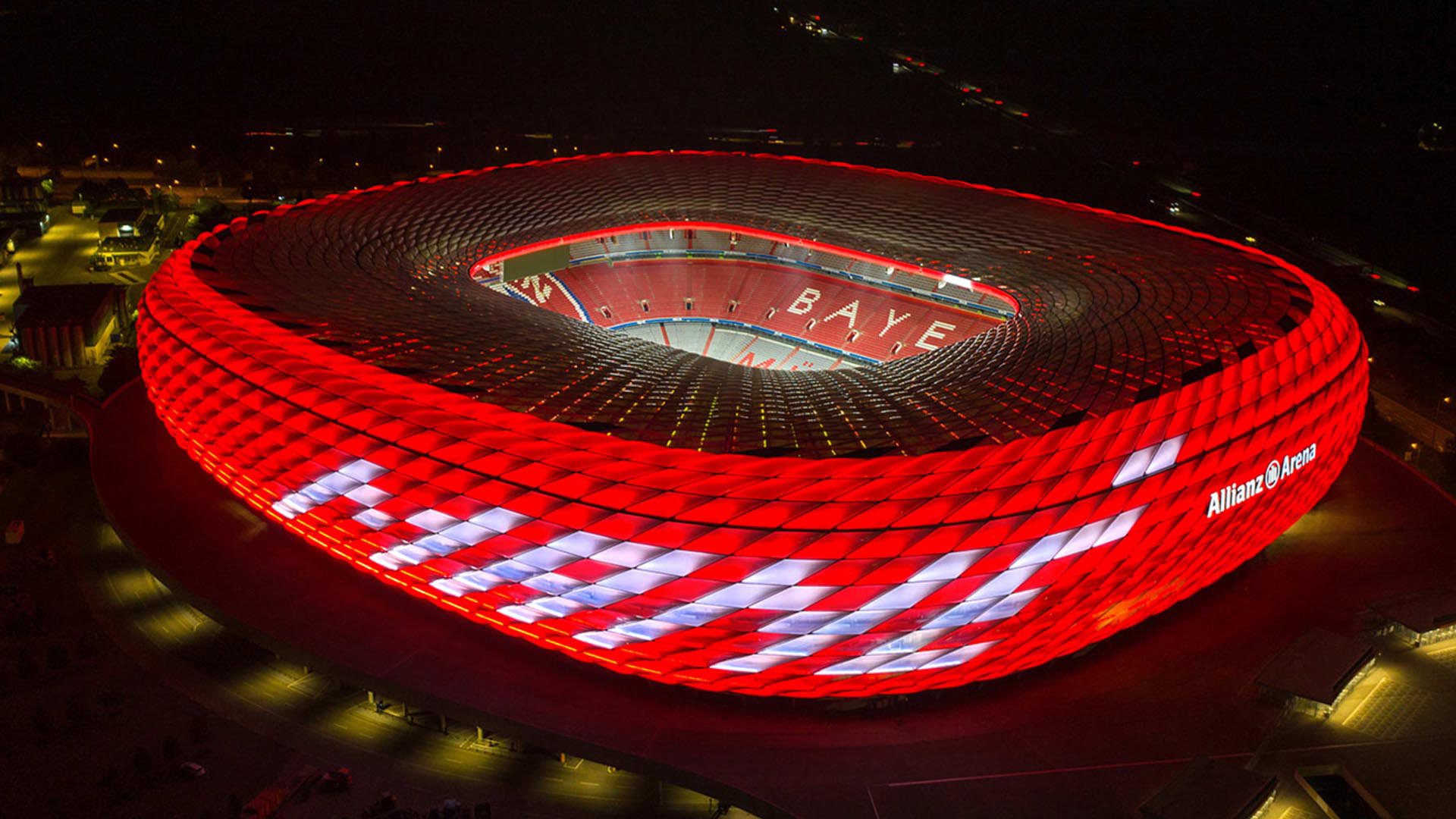 El duelo entre Bayern Múnich y Benfica se atrasó por uso de bengalas entre los aficionados