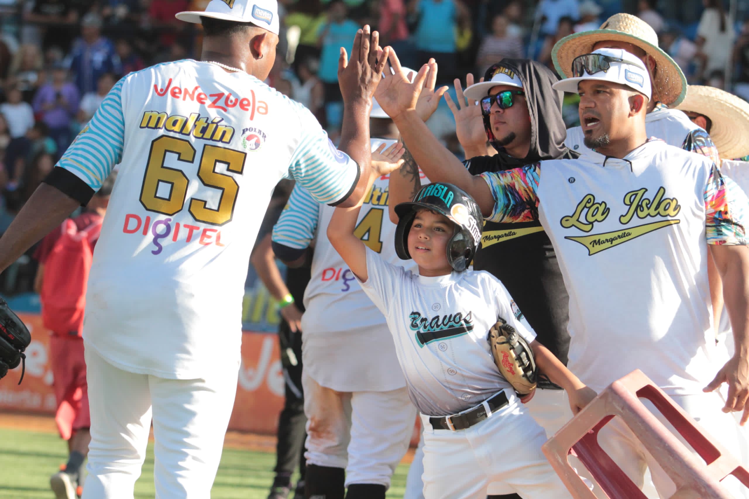 Bravos de Margarita volvió a doblegar a Tiburones de La Guaira en casa