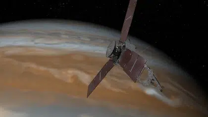 La sonda Juno de la NASA capturó la imagen de un “delfín” en la atmósfera de Júpiter