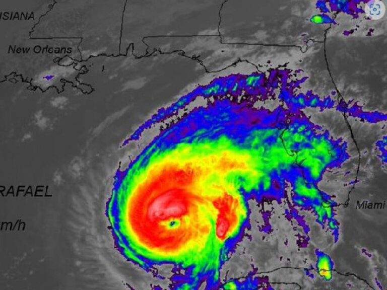 Huracán Rafael avanza en el Caribe con fuertes lluvias y vientos para sureste mexicano en categoría 2