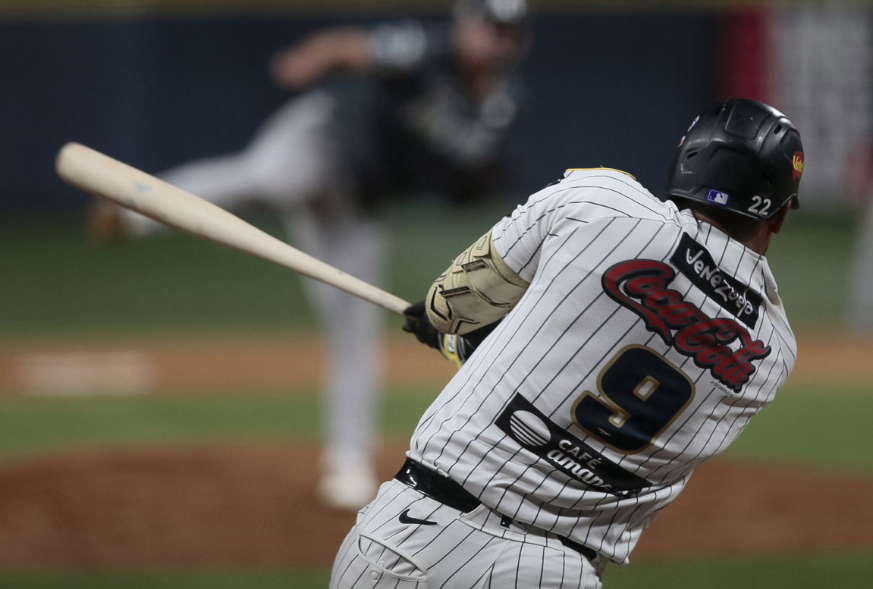 Leones se alza con la victoria ante Tigres en la capital