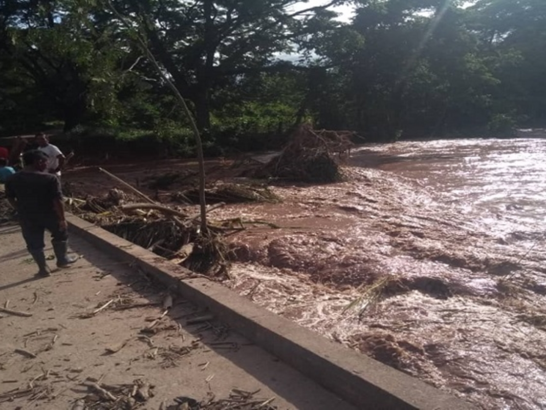 Río Apón en Machiques está a punto de desbordarse: Protección Civil se encuentra evaluando posibles afectaciones