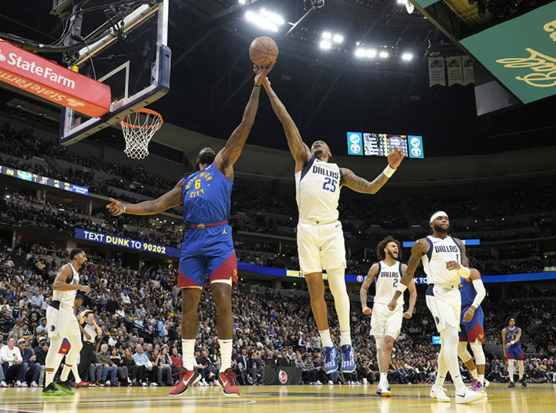 Mavericks logra derrotar a Nuggets sin Doncic