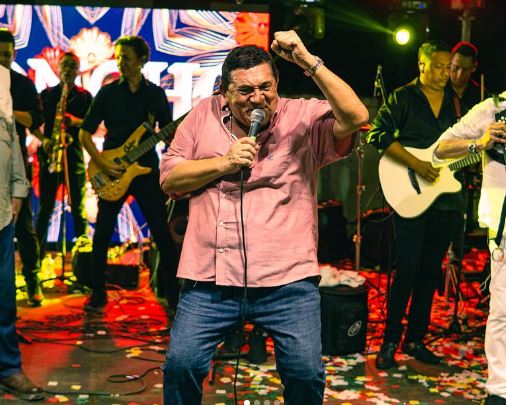 Farid Ortiz, el  Rey de los pueblos puso a bailar así a Poncho Zuleta al ritmo de 