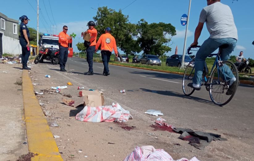 Fuerte choque entre moto y carreta deja tres hombres heridos en Milagro Norte, a la altura de Teotiste de Gallegos