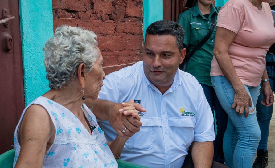 Equipo de la Alcaldía de Maracaibo evaluará caso de mujer de 84 años tras el colapso de su vivienda en la parroquia Bolívar