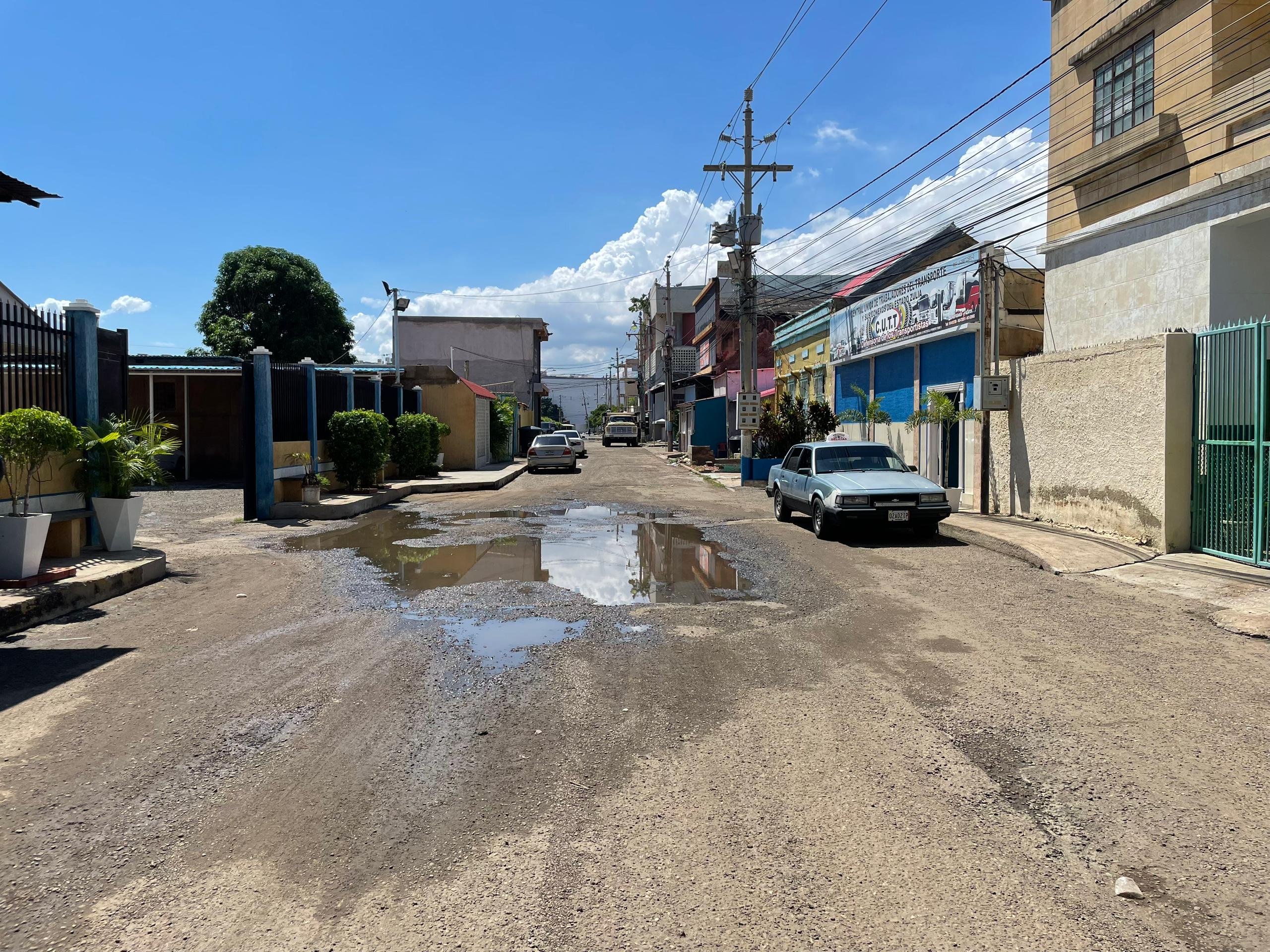 ¡Increíble! La primera calle oficial de Maracaibo todavía tiene huecos: Casi nadie la conoce por su nombre, se llama 