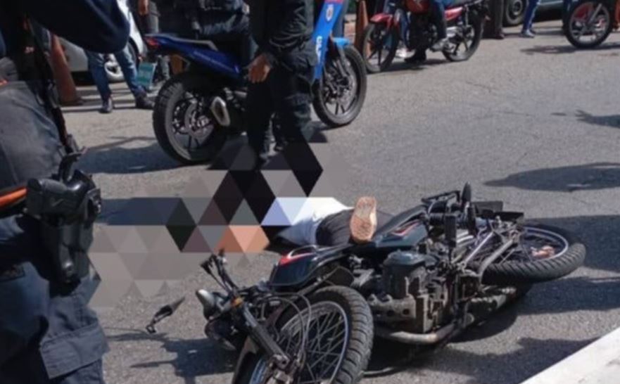 Muere funcionaria de la PNB al colisionar su moto en Caracas