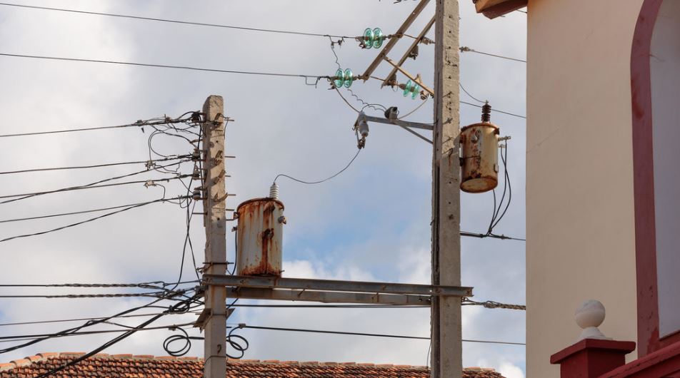 Cuba activa protocolo de suspensión eléctrica ante la llegada del huracán Rafael