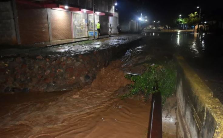 Fallece sexagenario tras ser arrastrado por un río crecido en Barquisimeto