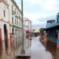 Como una pequeña Venecia: Así quedó la Plaza Baralt de Maracaibo después del torrencial aguacero de este sábado 02-Nov