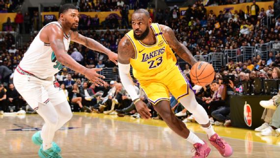 LeBron James brilló con un triple-doble en la victoria de Lakers