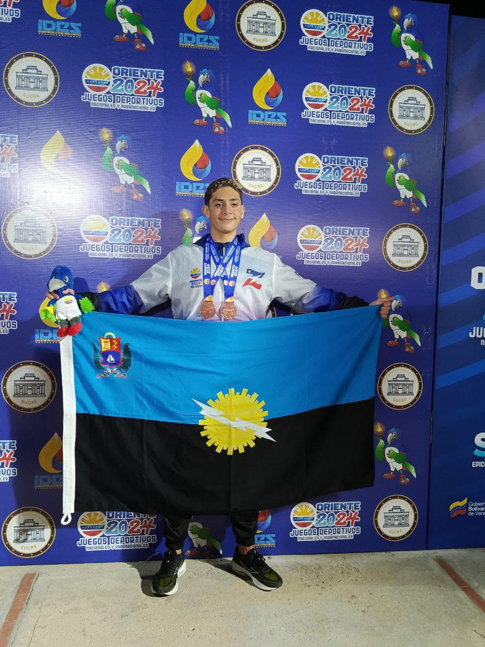 Piero Tordecilla se cuelga la segunda medalla de bronce en la natación para el Zulia 