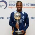 Vinicius recibió el Trofeo EFE al Mejor Jugador Iberoamericano de 2024