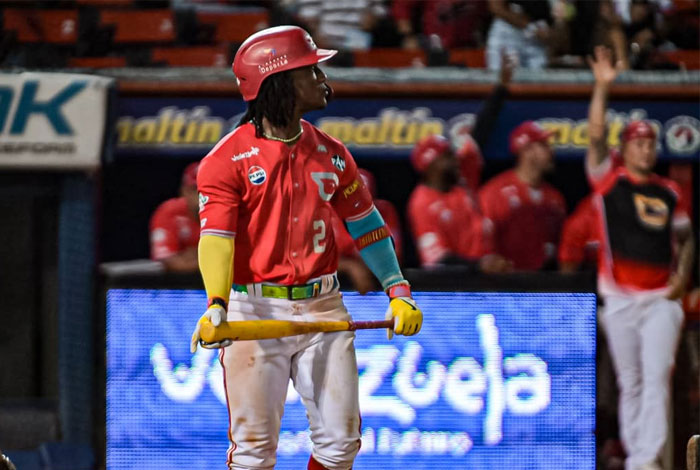 Cardenales clasifica al round robin tras blanquear a Tiburones en territorio crepuscular