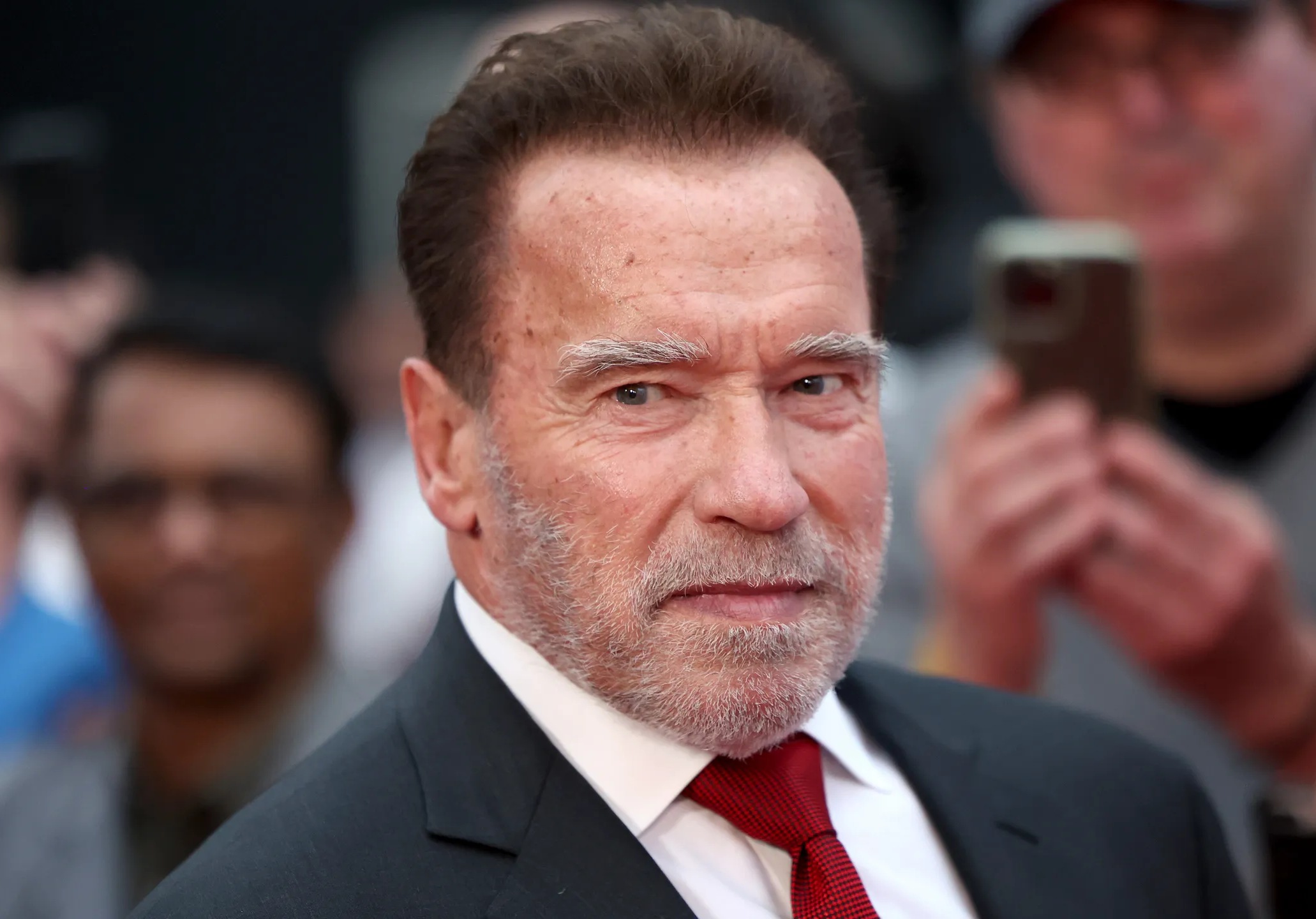 Arnold Schwarzenegger recuerda la broma que le hizo su compañero de grabación Danny DeVito