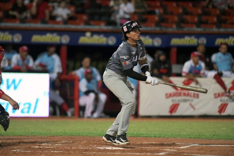 Tigres venció a Cardenales y aún aspira a la clasificación