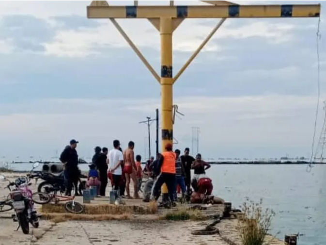 Muere joven ahogado en el muelle de Lagunillas