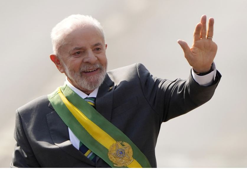 Lula sometido a una cirugía por una hemorragia cerebral: Esto se sabe