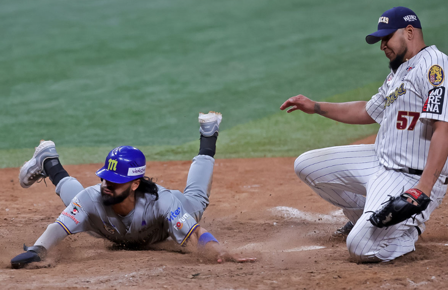 Magallanes se lleva el duelo ante Leones con una asombrosa remontada