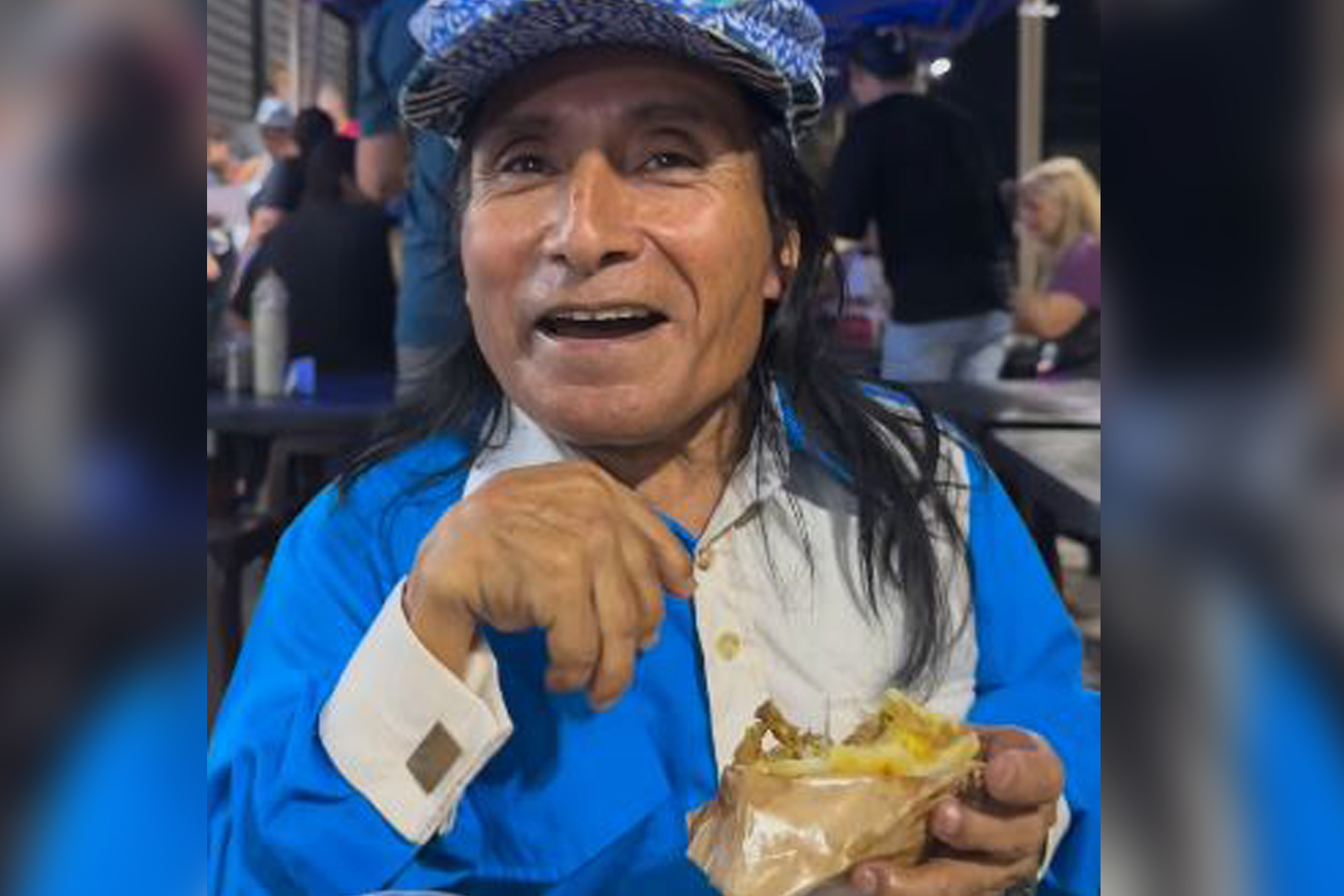 Reaparece Máximo devorando una arepa: 