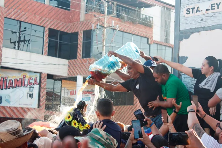 Prohibido el uso de botellones con ron durante la procesión de San Benito en Cabimas