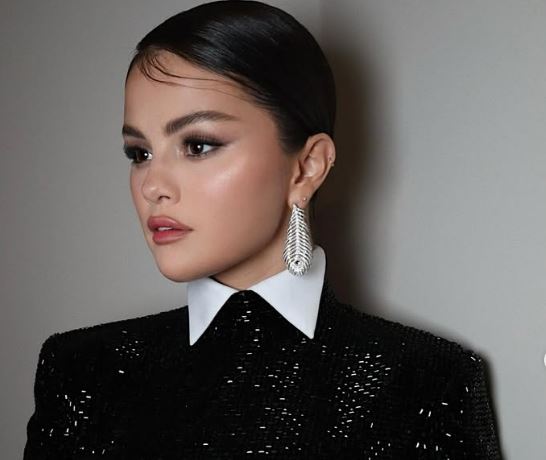 La cantante y actriz Selena Gomez anuncia que se casa