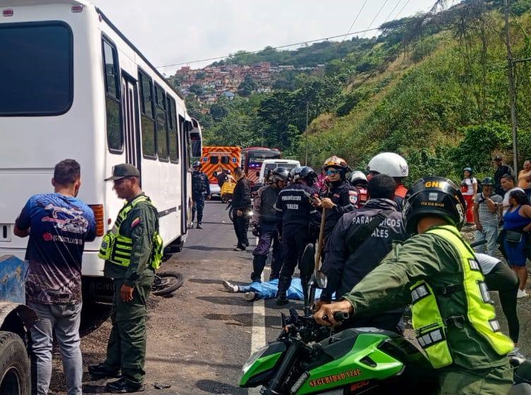 Pereció una oficial del CPNB durante choque múltiple en la autopista Caracas-La Guaira