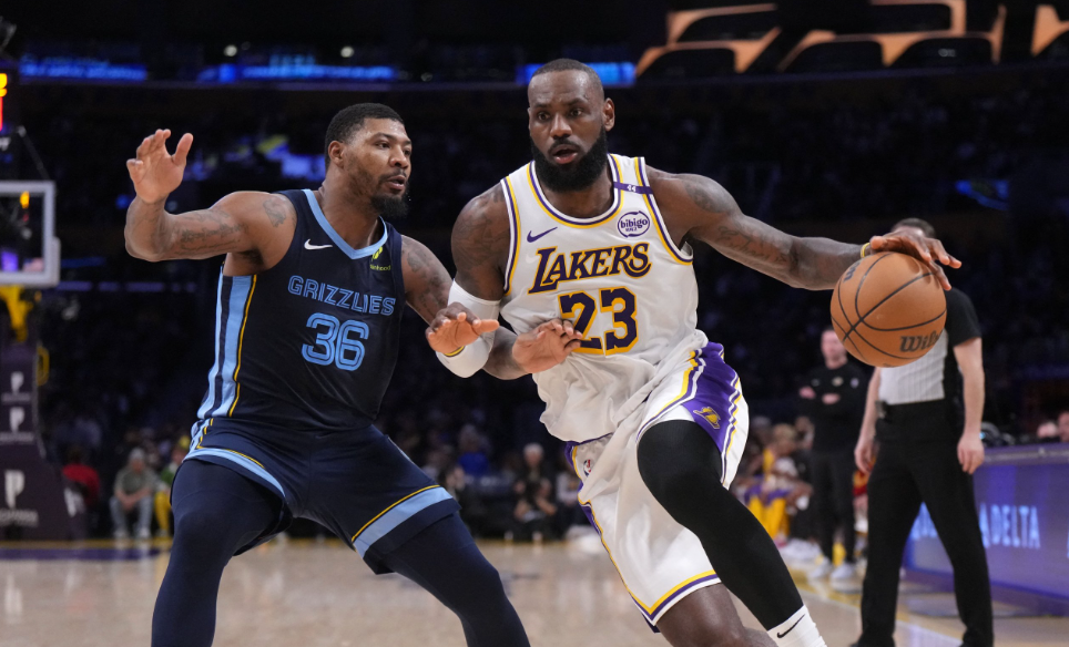 Lakers vence a los Grizzlies y le corta racha de cuatro victorias al hilo