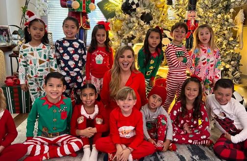 Marjorie de Sousa y Matías estrenan “Regalo de amor y paz”