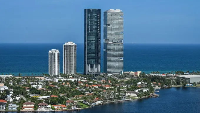 Unos 35 edificios en la costa sur de Florida se están hundiendo, dice un estudio