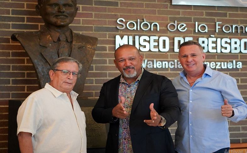 Álex Ramírez recibió homenaje en el Salón de la Fama del beisbol venezolano