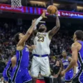 LeBron anota 32 puntos y Lakers completa barrida