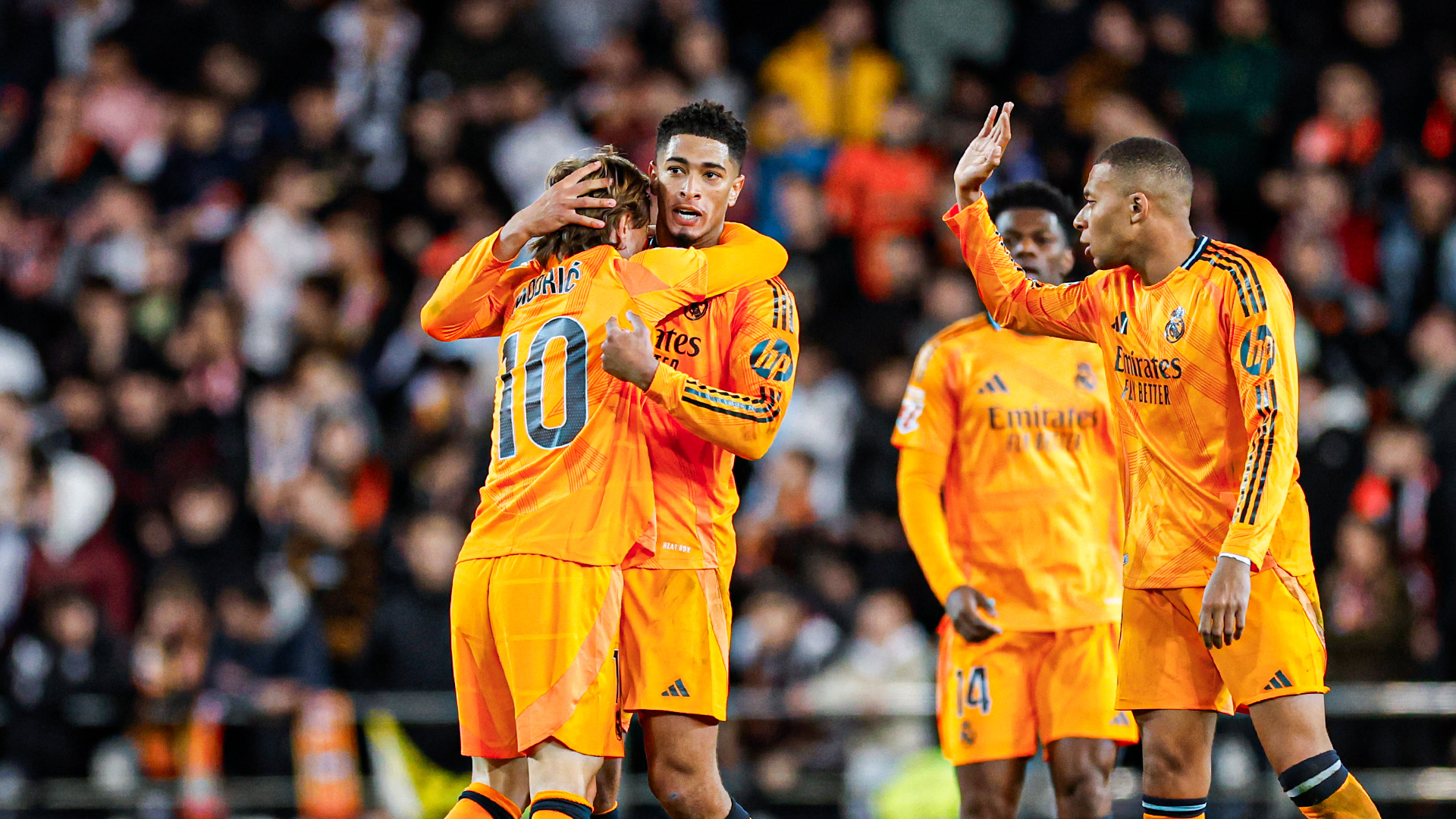 Jude Bellingham salvó al Real Madrid sobre el final en Mestalla