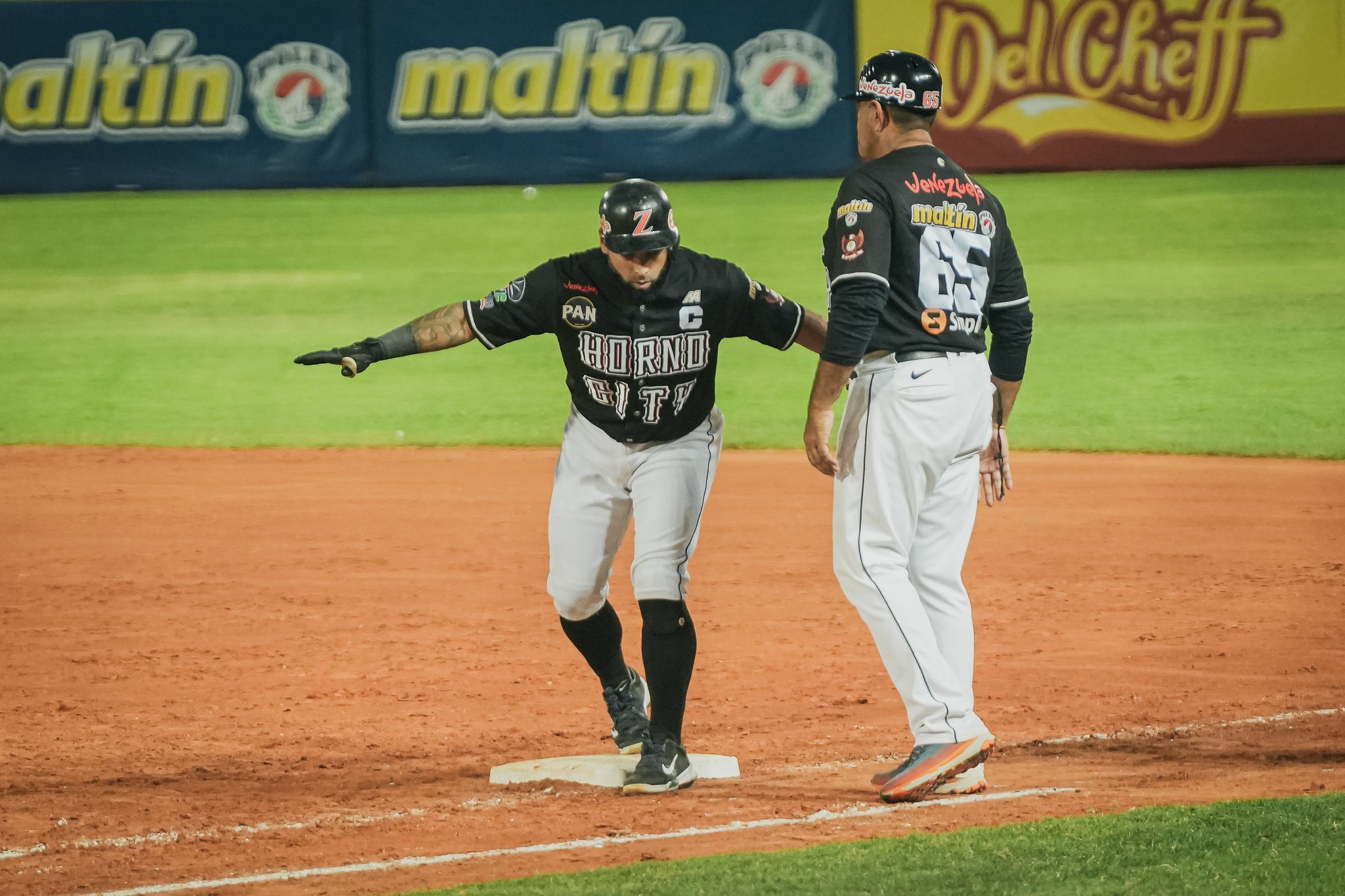 Águilas sufre otra caída ante Bravos en 