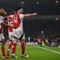 Arsenal vence a Tottenham en el Derbi y se aferra a la Premier