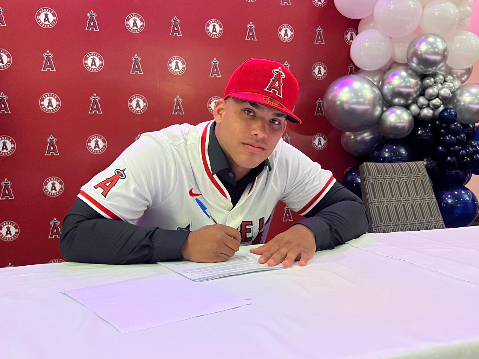 El venezolano Gabriel Davalillo firma con Los Angelinos