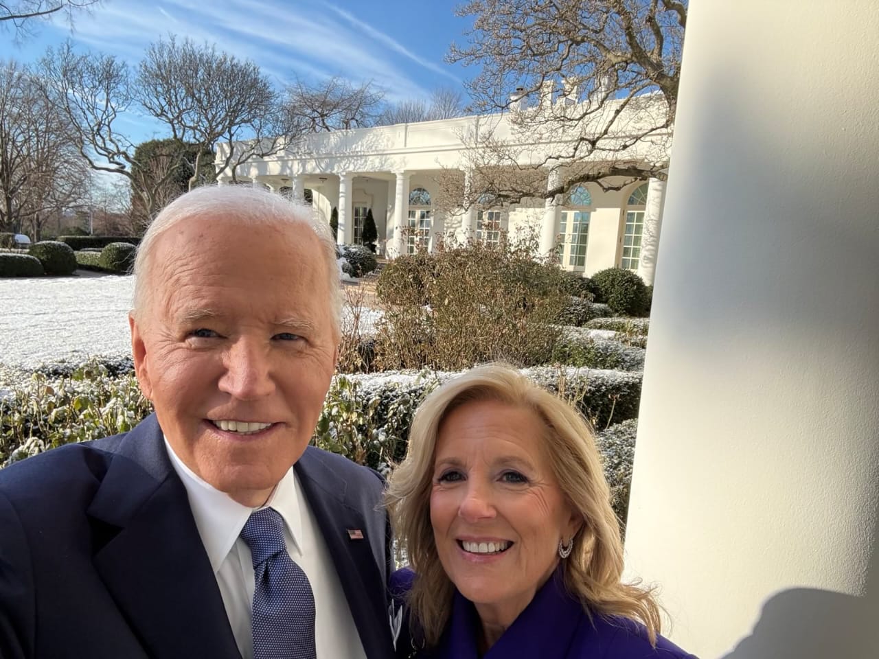 Biden comparte una última selfie junto a su esposa desde la Casa Blanca