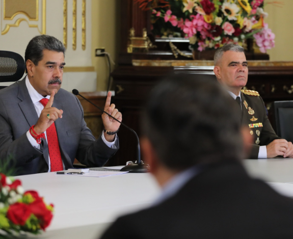 Maduro: El 10-Ene firmaré decreto para conformar comisión de cara a una reforma constitucional