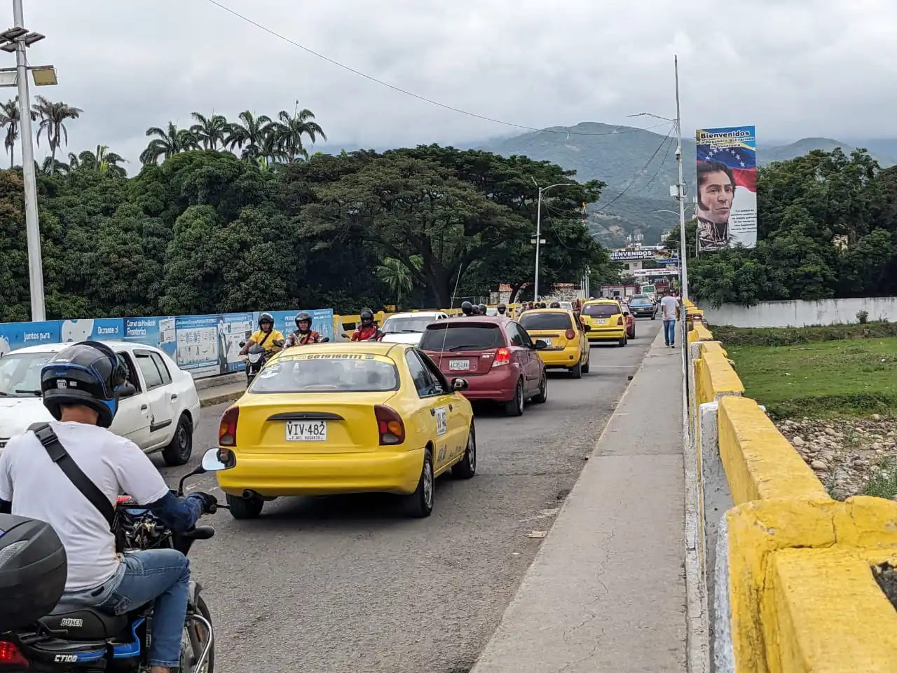 Reportan baja en el tráfico vehicular por el puente internacional Simón Bolívar