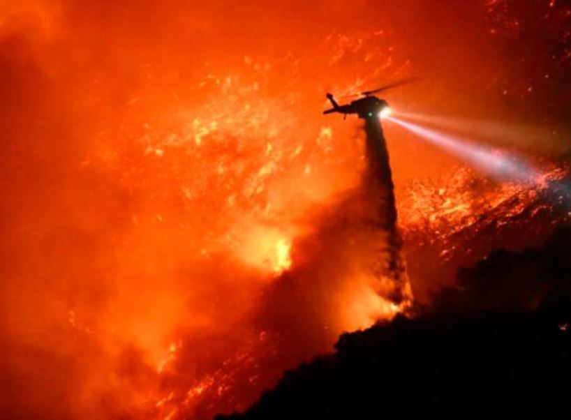 Los Ángeles sigue en alerta ante fuertes vientos que amenazan con empeorar los incendios