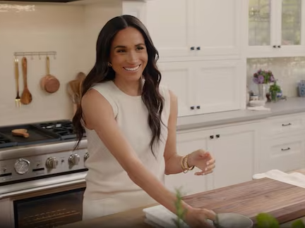 Meghan Markle enseña su estilo de vida en una serie de Netflix con la que vuelve a sus orígenes