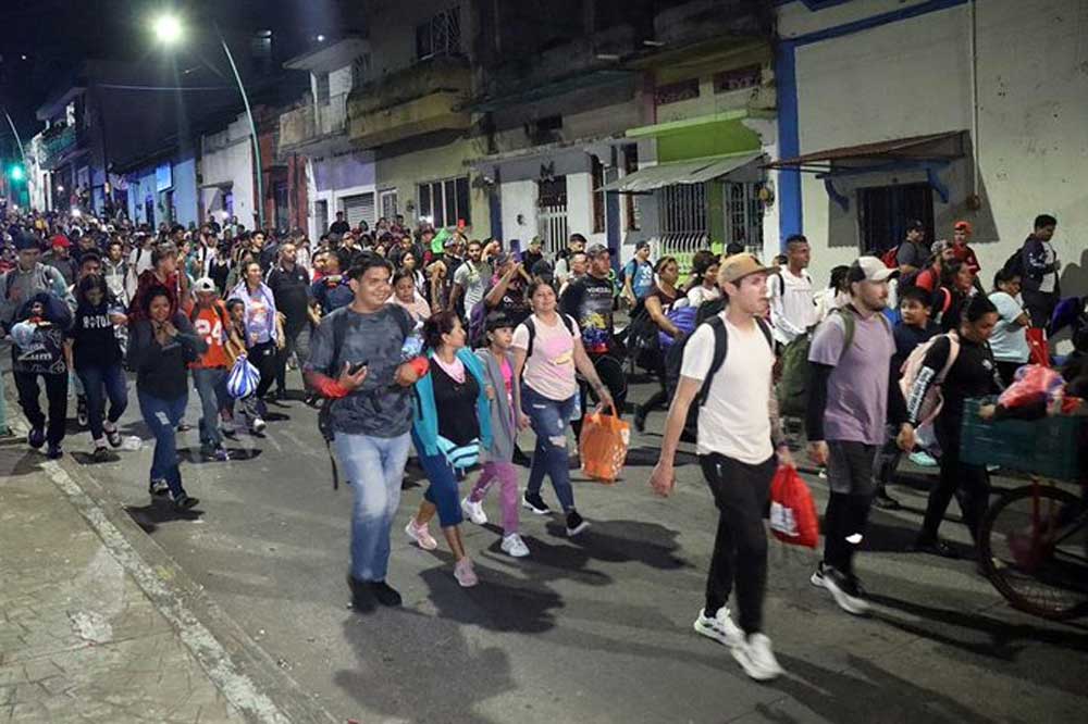 Caravana migrante sale del sur de México hacia EEUU a días del retorno de Trump a la Casa Blanca: Venezolanos incluidos