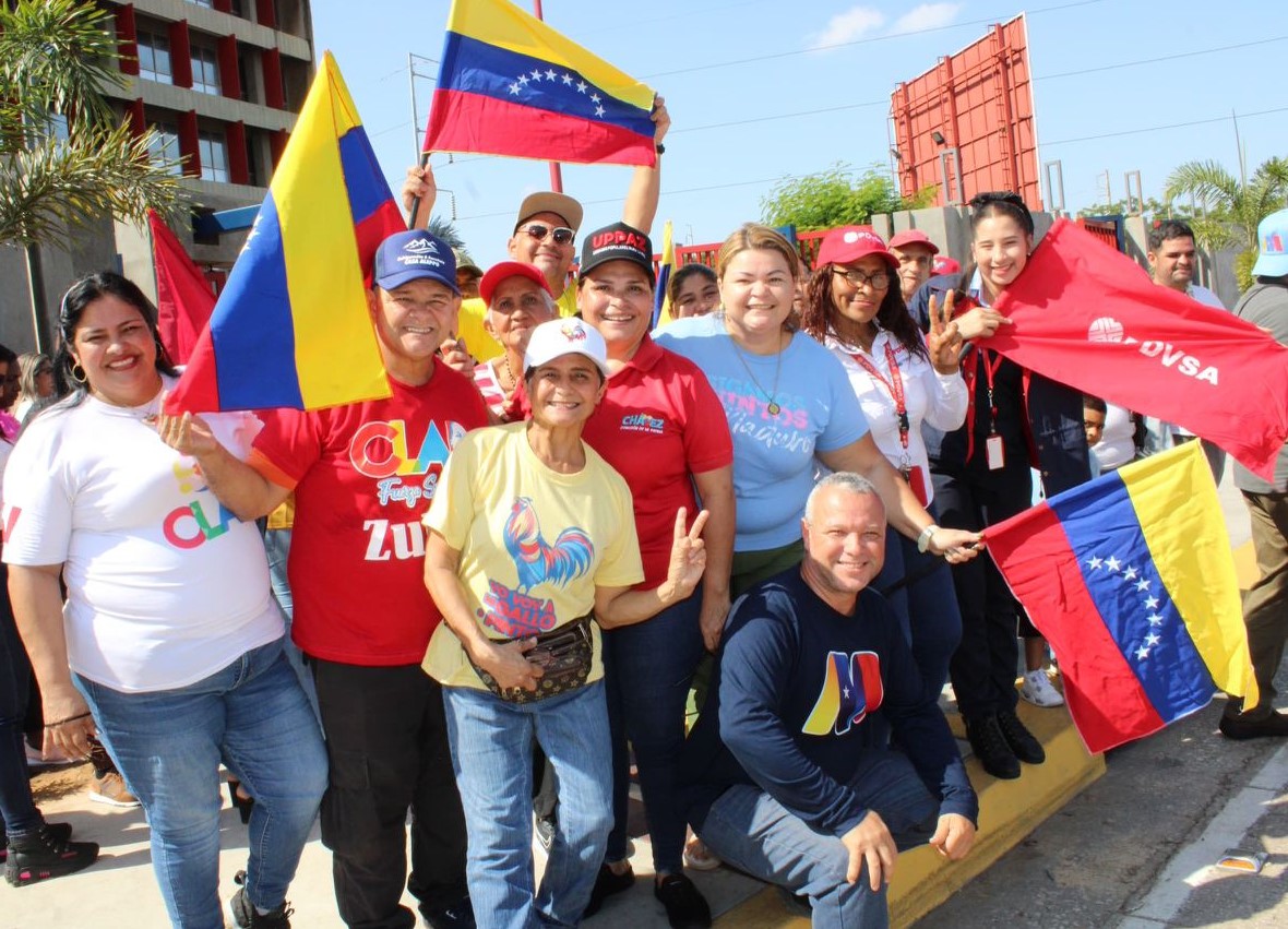 Simpatizantes del PSUV se concentraron en el edificio Miranda en respaldo al presidente Nicolás Maduro