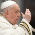 El papa Francisco rechaza cualquier tipo de violencia y desea 